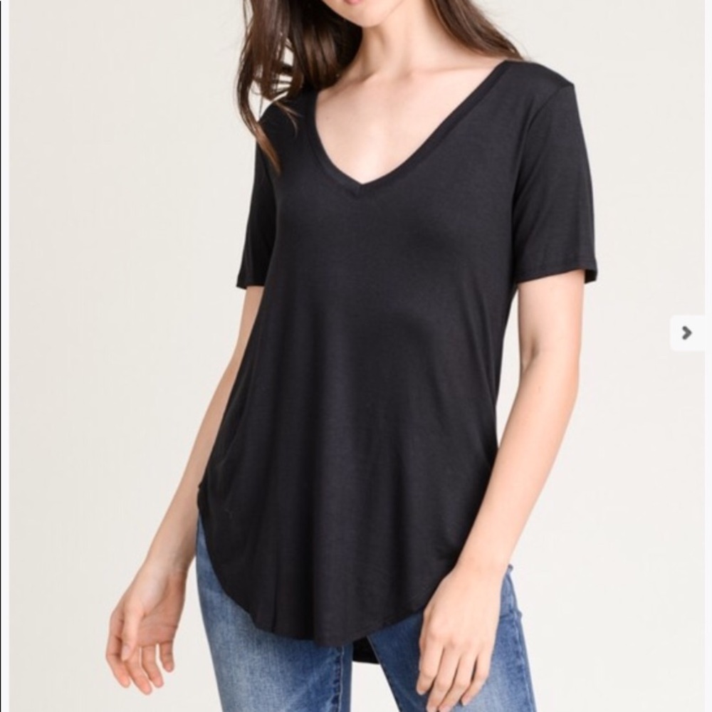 🆕️Vicky\\ Deep V-Neck Tee